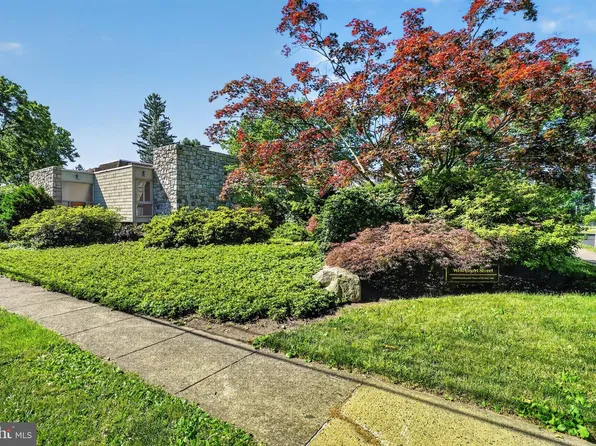 360 W Court St, Doylestown, PA 18901