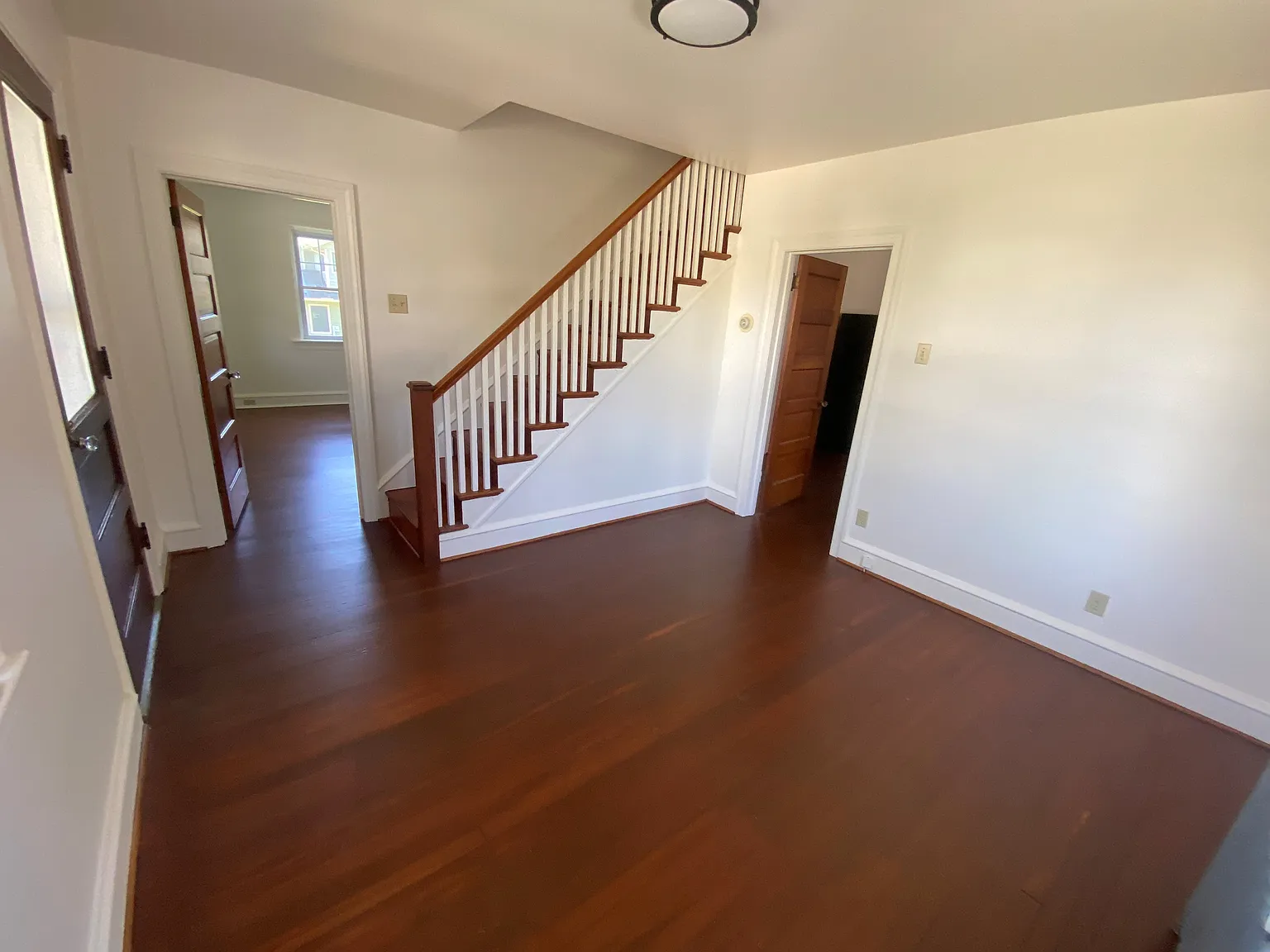 3 bed, 1500 sqft, $2,600 — Photo 2