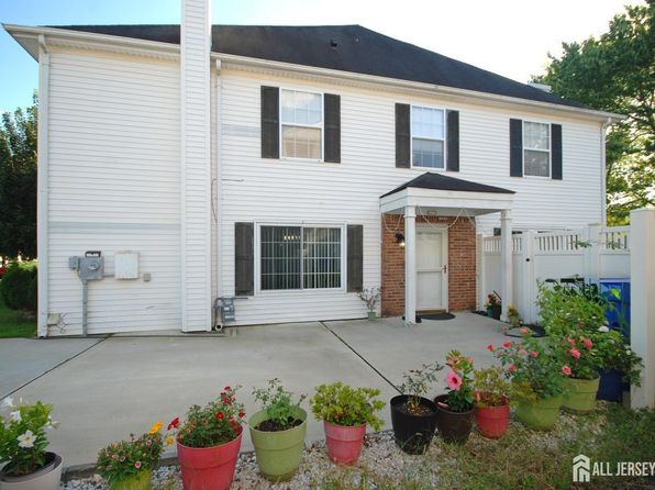 96 Brewster Cir