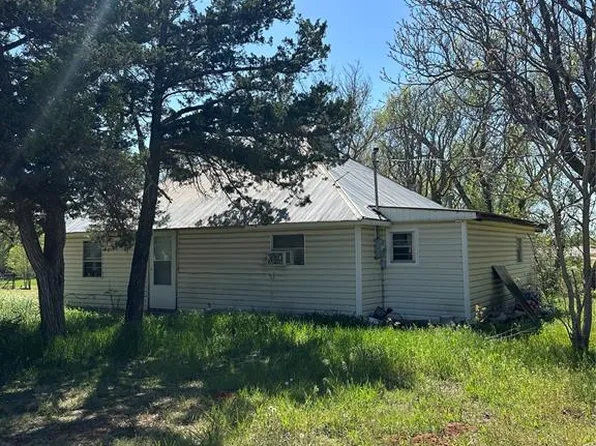 720 S Phillips Ave, Leedey, OK 73654