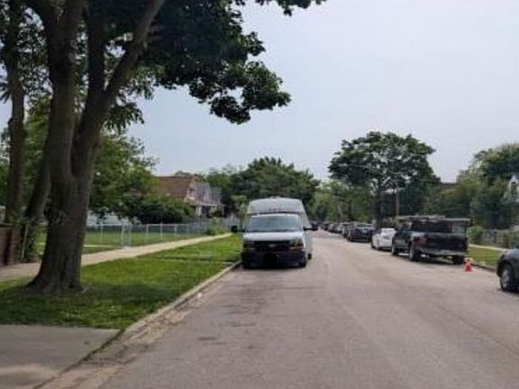 Exterior Neighborhood (street photo)