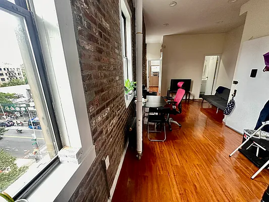 Rented by Highline Residential | media 4