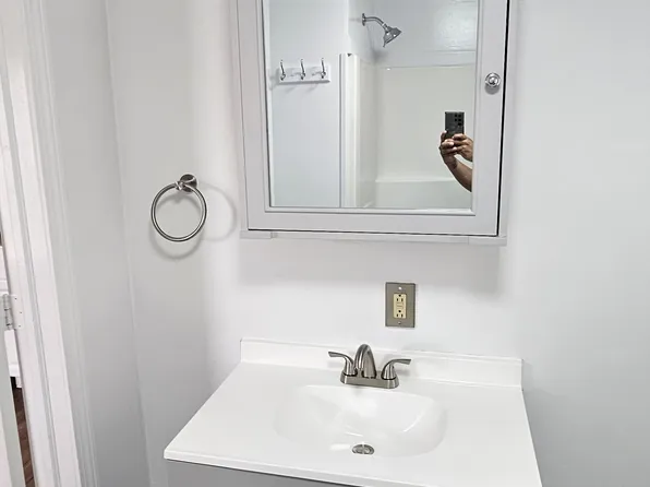 47 N Elm St #2, Manchester, CT 06042