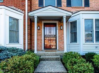 106 Gardiner Lake Rd, Louisville, KY 40205