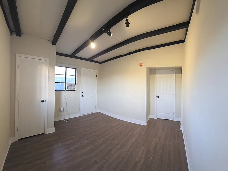 2914 W Almeria Rd #3 — Photo 14