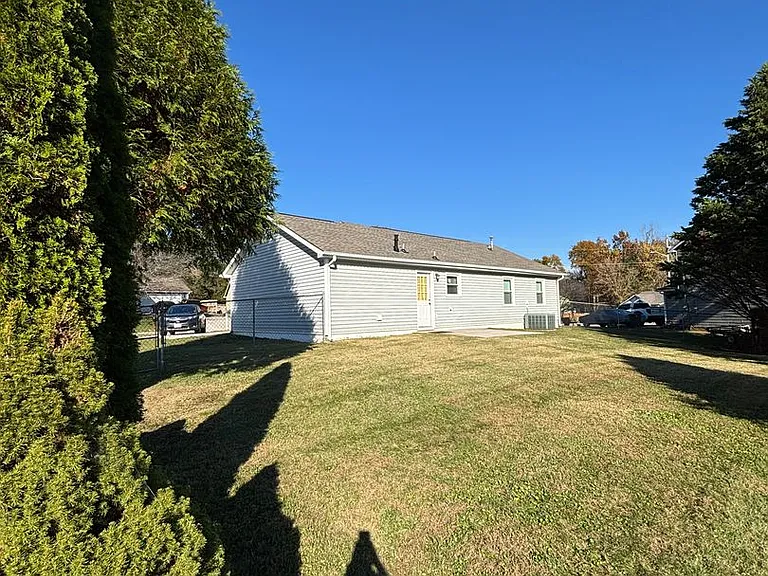 7800 Branford Ct — Photo 17