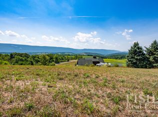 High Meadow Ln, Lock haven, PA 17745