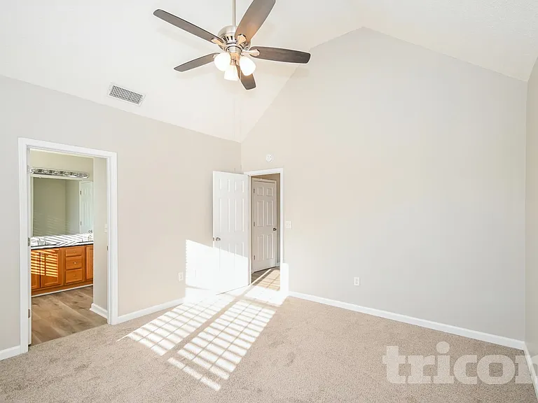 665 Skyline Dr — Photo 8