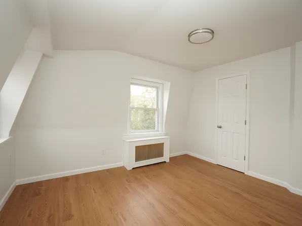 118 Winham Avenue image 7 of 13