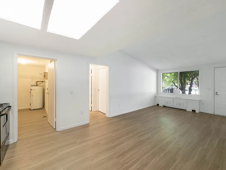 The Flats at Lakeshore — Photo 14