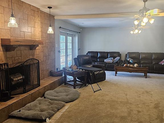 3rd image of 2313 Drake Ln