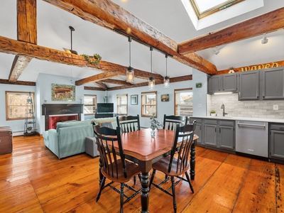 16 School St APT 3, Beverly, MA, 01915