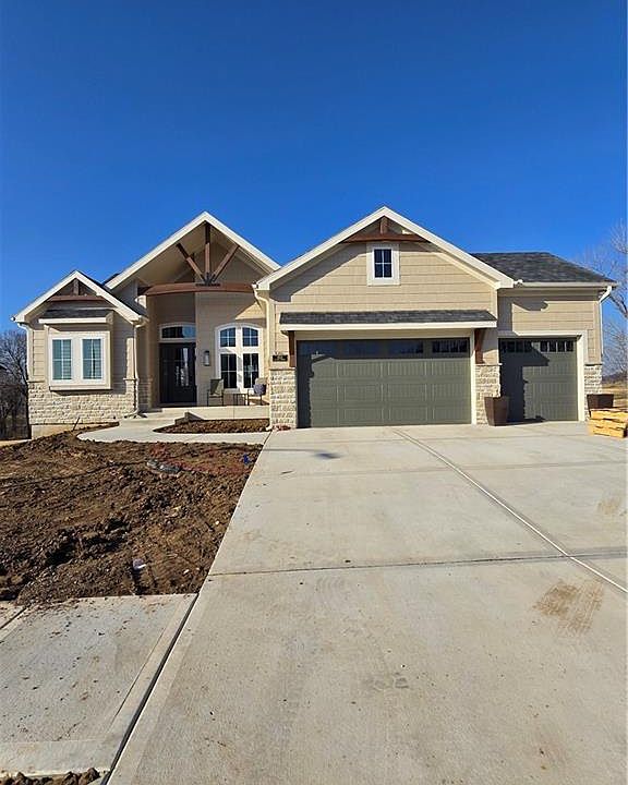 2nd image of 5134 NW Montebella Dr