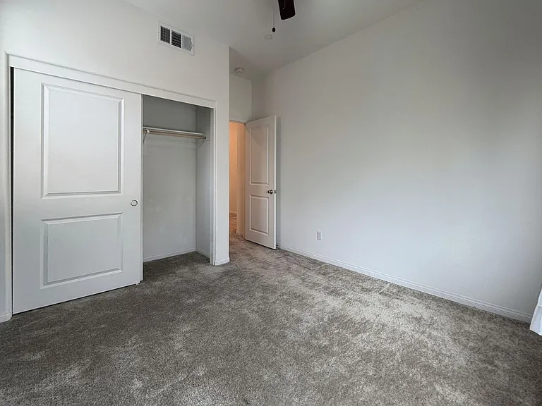 1685 Camellia Ln — Photo 9