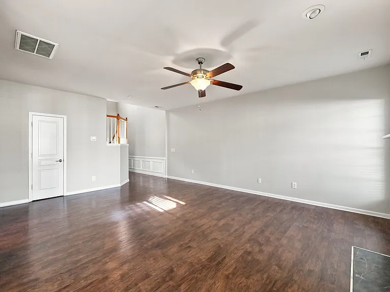 8221 Pilots View Dr — Photo 3