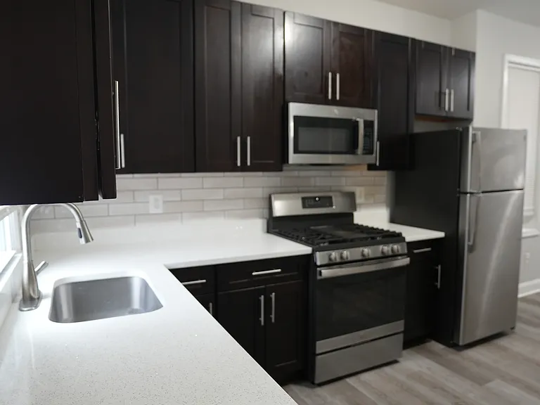 1628 N Ellamont St — Photo 5