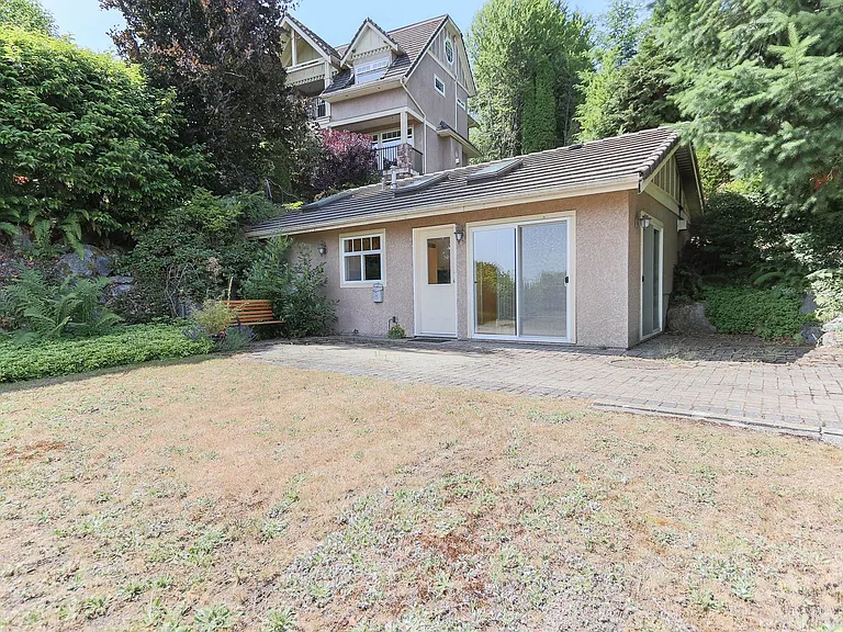 545 Thetford Pl — Photo 1