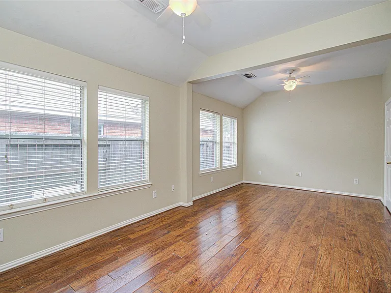 18223 Heathridge Ln — Photo 14