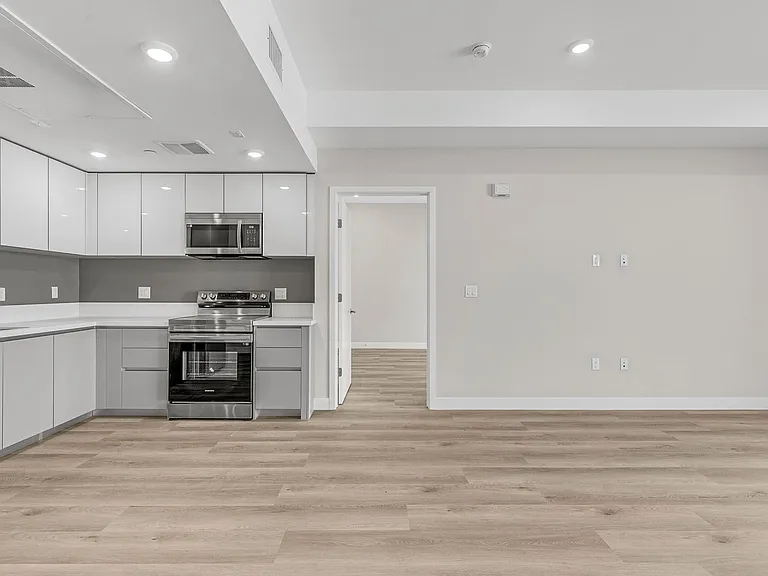 825 Coronado-Building — Photo 64