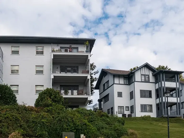 Maplehurst Park Apartments — Photo 5