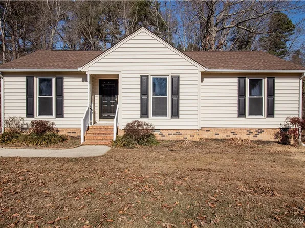 3917 Robin Hood Dr, Hopewell, VA 23860