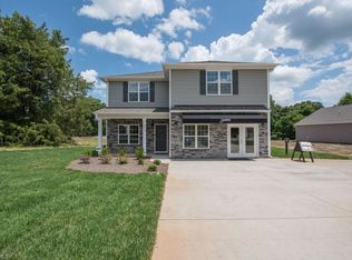 4913 Vienna Dozier Rd, Pfafftown, NC 27040