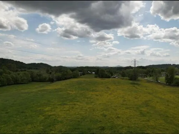 592 Catawba Ln, Blountville, TN 37617
