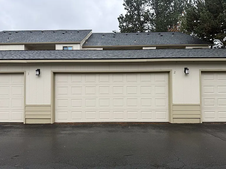 1050 NE Butler Market Rd #2 — Photo 25