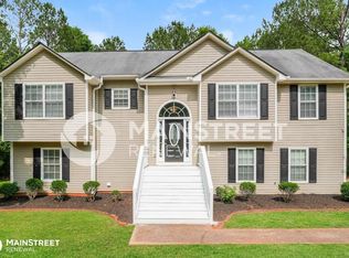 219 Grove Pointe Dr, Locust Grove, GA 30248