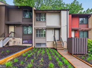2236 Cartwright Pl, Reston, VA 20191