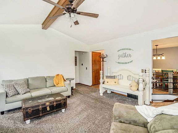 4th image of 3970 Sante Fe Ct SW