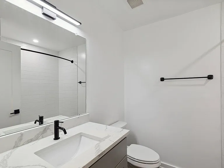 2219 N Hope St — Photo 14