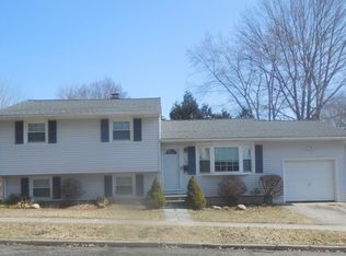 148 Youngstown Rd, Fairfield, CT 06824