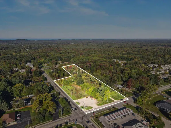 6561 Grand Haven Rd, Norton Shores, MI 49441