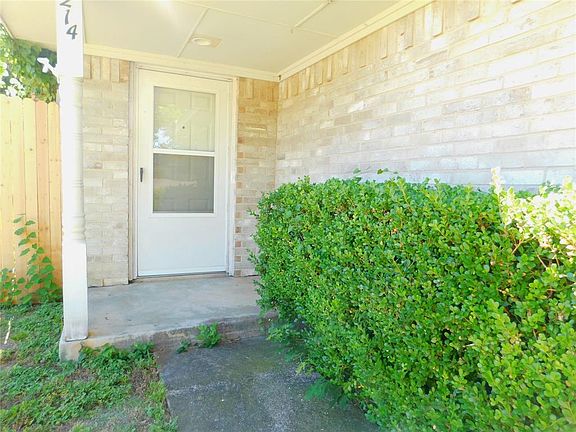 3rd image of 2214 Bolivar St