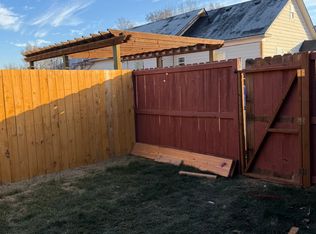 208 E Naches Ave #B, Moxee, WA