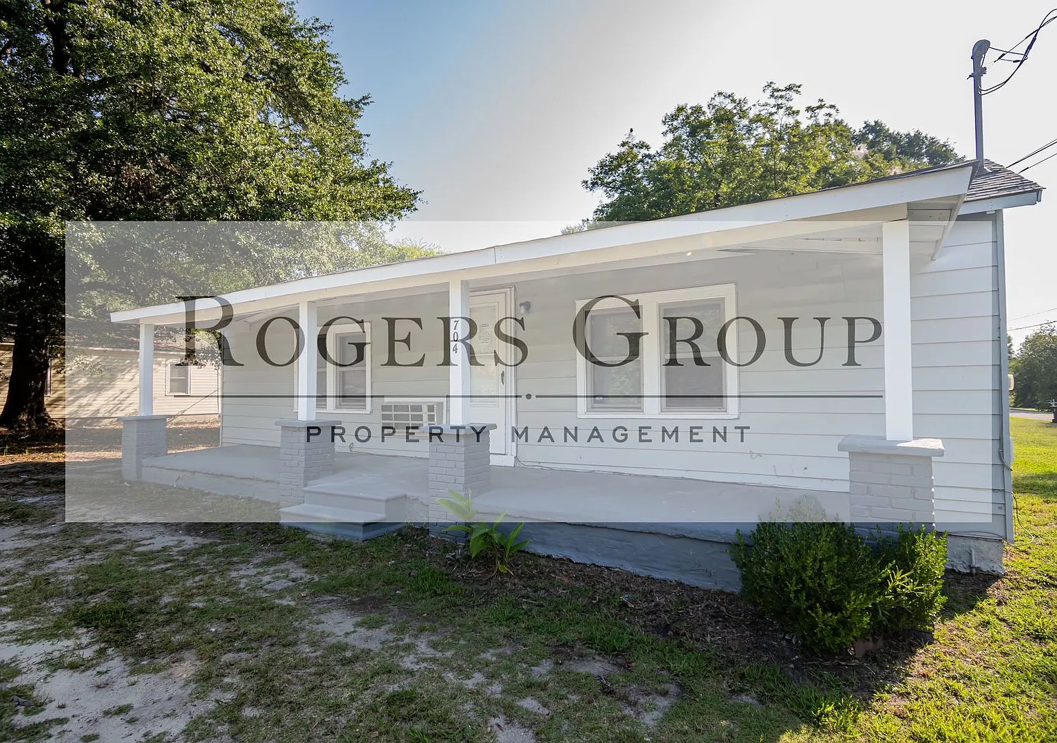 2 bed, 1.0 bath, 952 sqft, $925 — Photo 1