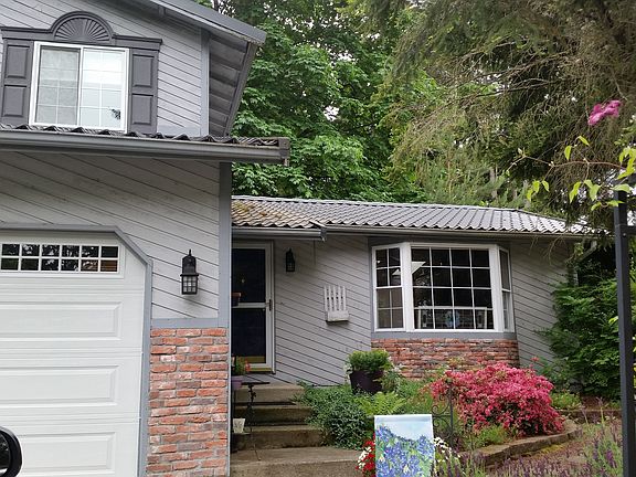 3rd image of 11924 132nd Avenue Ct E