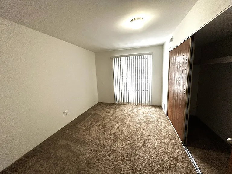 Charter Oaks Apartments — Photo 177