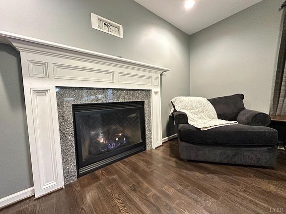 3rd image of 103 Elkridge Dr