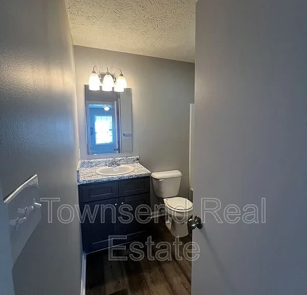 1409D Ireland Dr — Photo 9