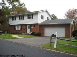 101 Oakview Dr, Morgantown, WV 26505