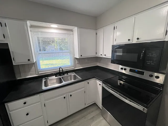 1418 Dobbins Dr — Photo 19
