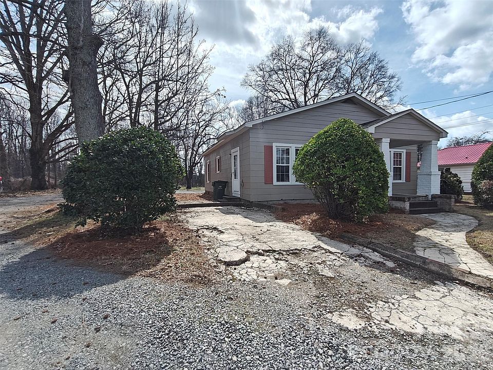 1st image of 105 Long Ferry Rd