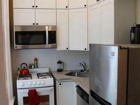 5th image of 1302 Grove Ave APT 3