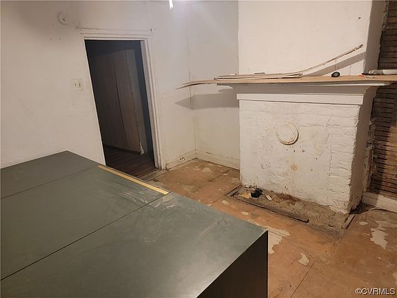 2nd image of 913 & 915 Wilcox St