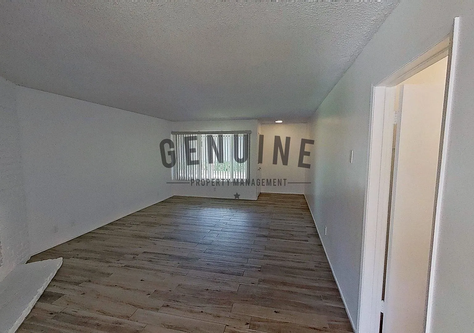 Two Bedroom, Two Bath Single Level Townhouse in Santa Ana — Photo 4