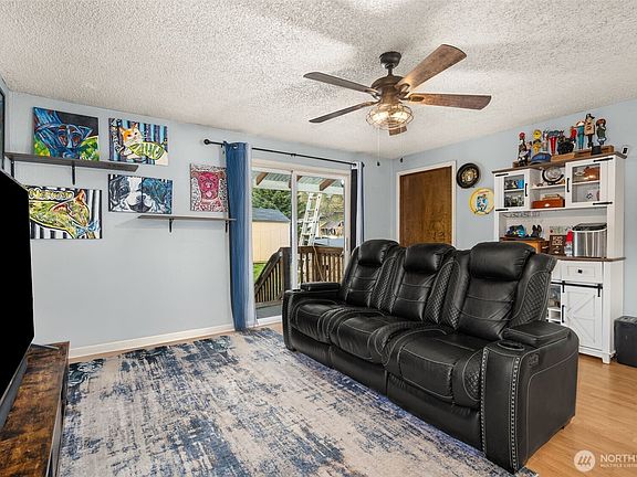4th image of 209 Nenant Street S