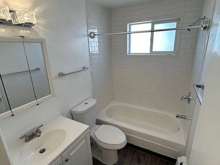 Spartan Court Apartments — Photo 11