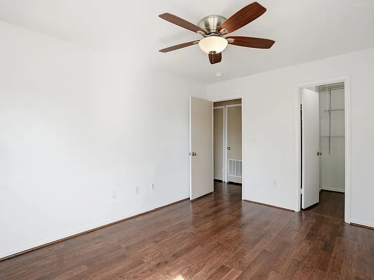 8633 Beekman Pl #33D — Photo 19